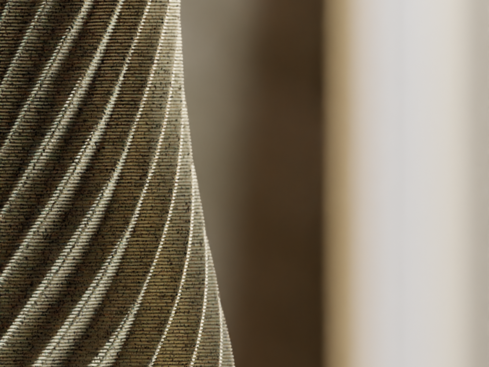 Vase VYRA