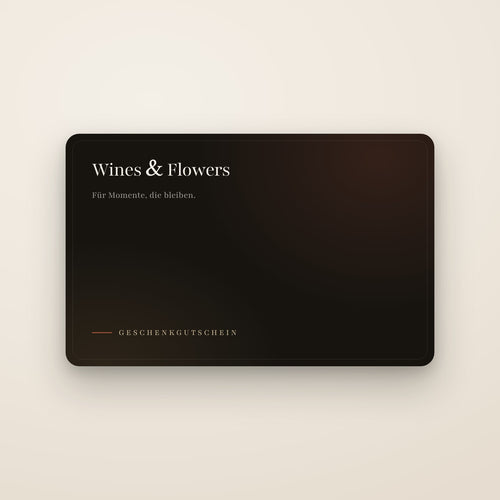 Geschenkgutschein von Wines & Flowers: dunkle Karte mit Schriftzug auf beigem Grund
